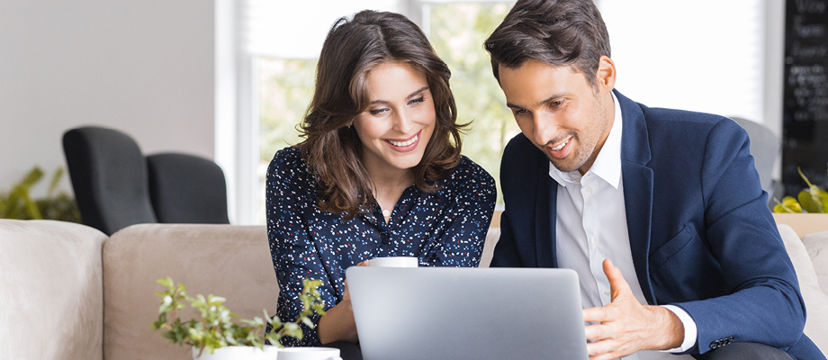 Feature_10 ways to be a reliable resource to women_0224_920x400.jpg